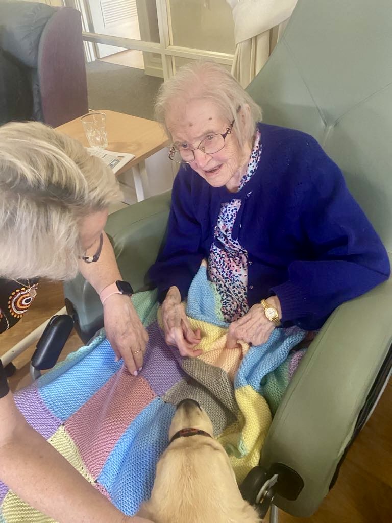 Hopetoun therapy dog visit