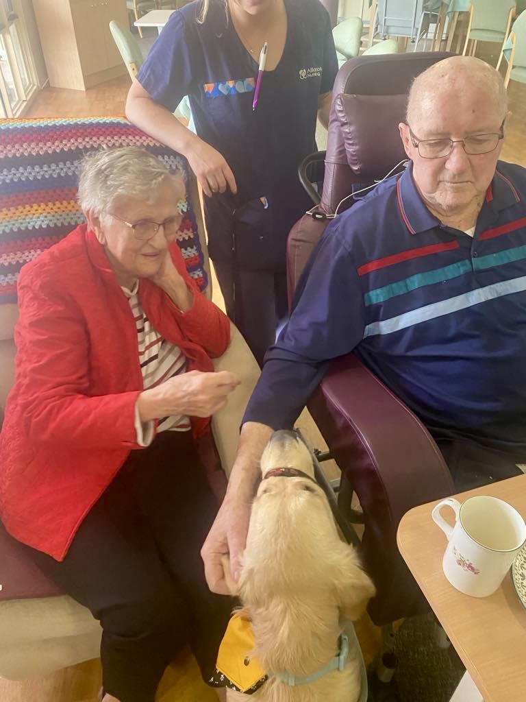 Hopetoun therapy dog visit