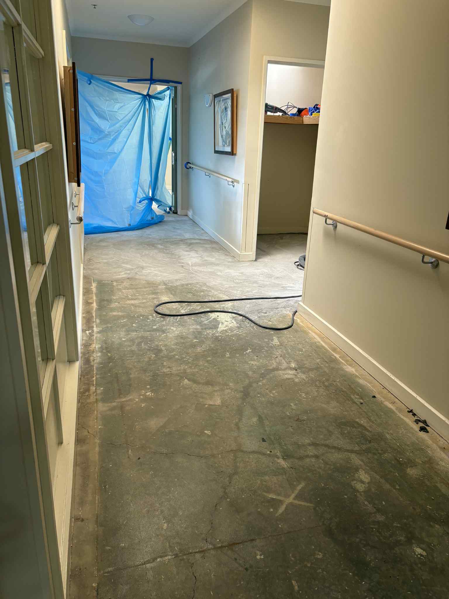 Hopetoun vinyl installation