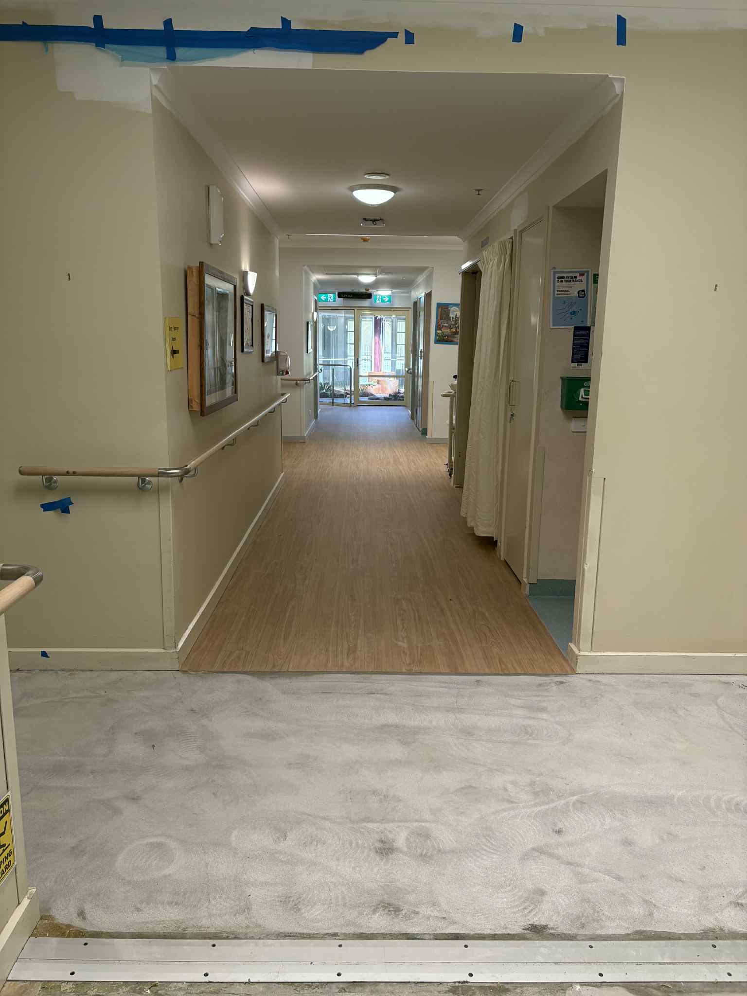 Hopetoun vinyl installation